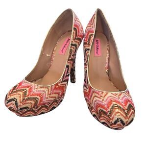 Betsey Johnson Women's Vale Chevron Brocade Platform Pump Heels Size 9.5